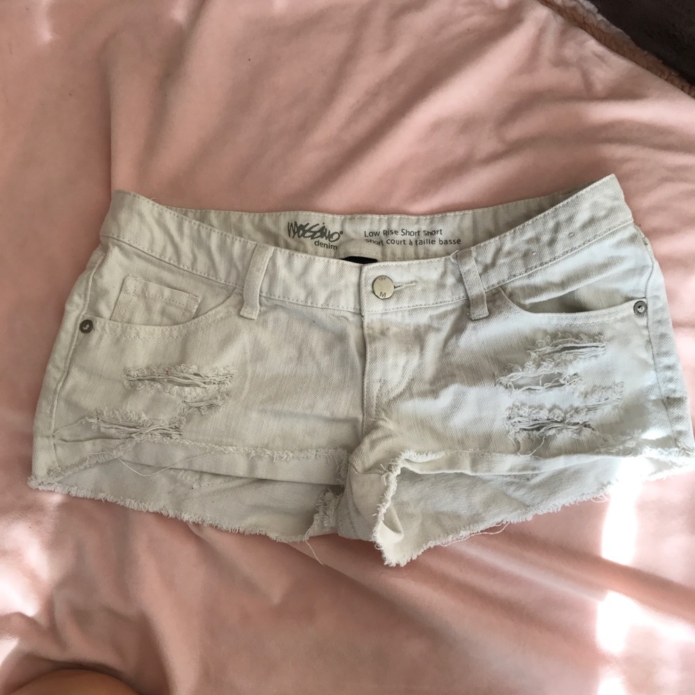 Basic white shorts